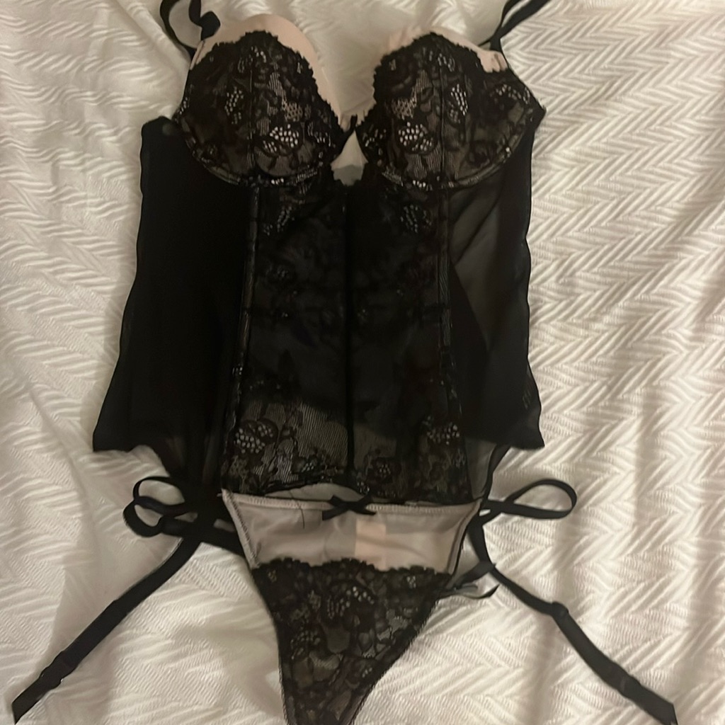 Beautiful Corset Victoria Secret 36 B